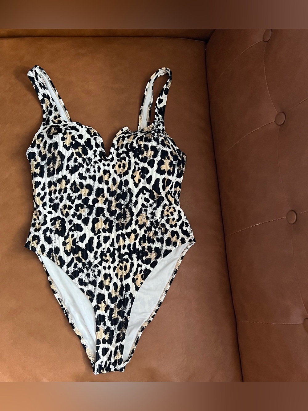 H&M Women’s leopard print one-piece swimsuit Ribbed Texture High Cut Sz M